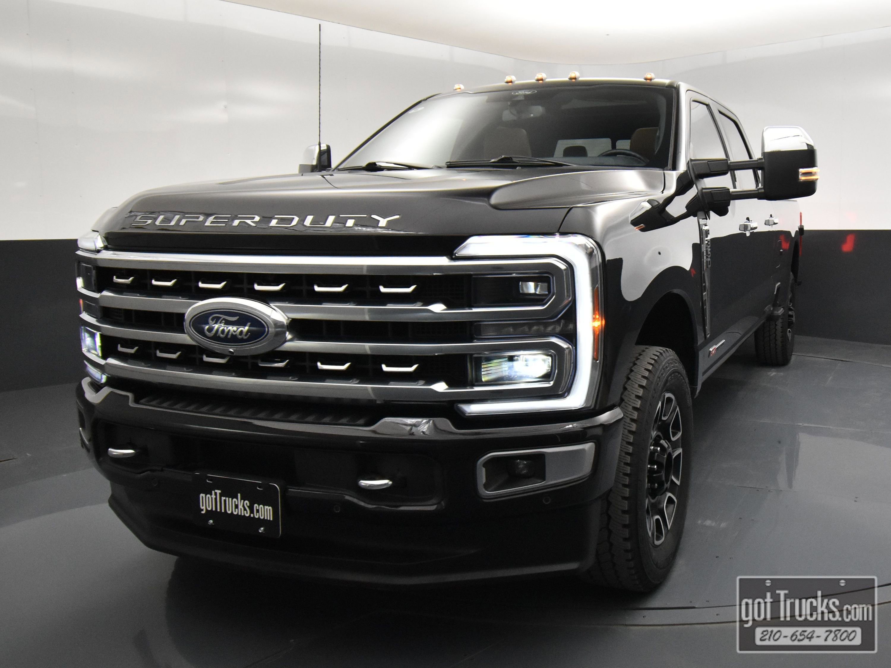 Used 2024 Ford F350 Platinum w/ FX4 Off-Road Package AWD/4WD image 53