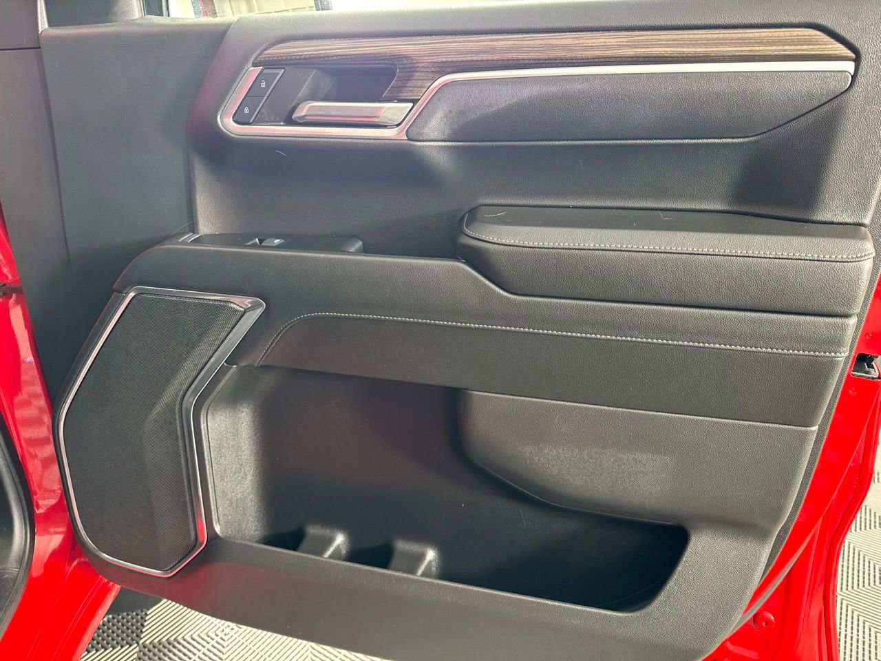 Used 2024 Chevrolet Silverado 1500 LT image 31