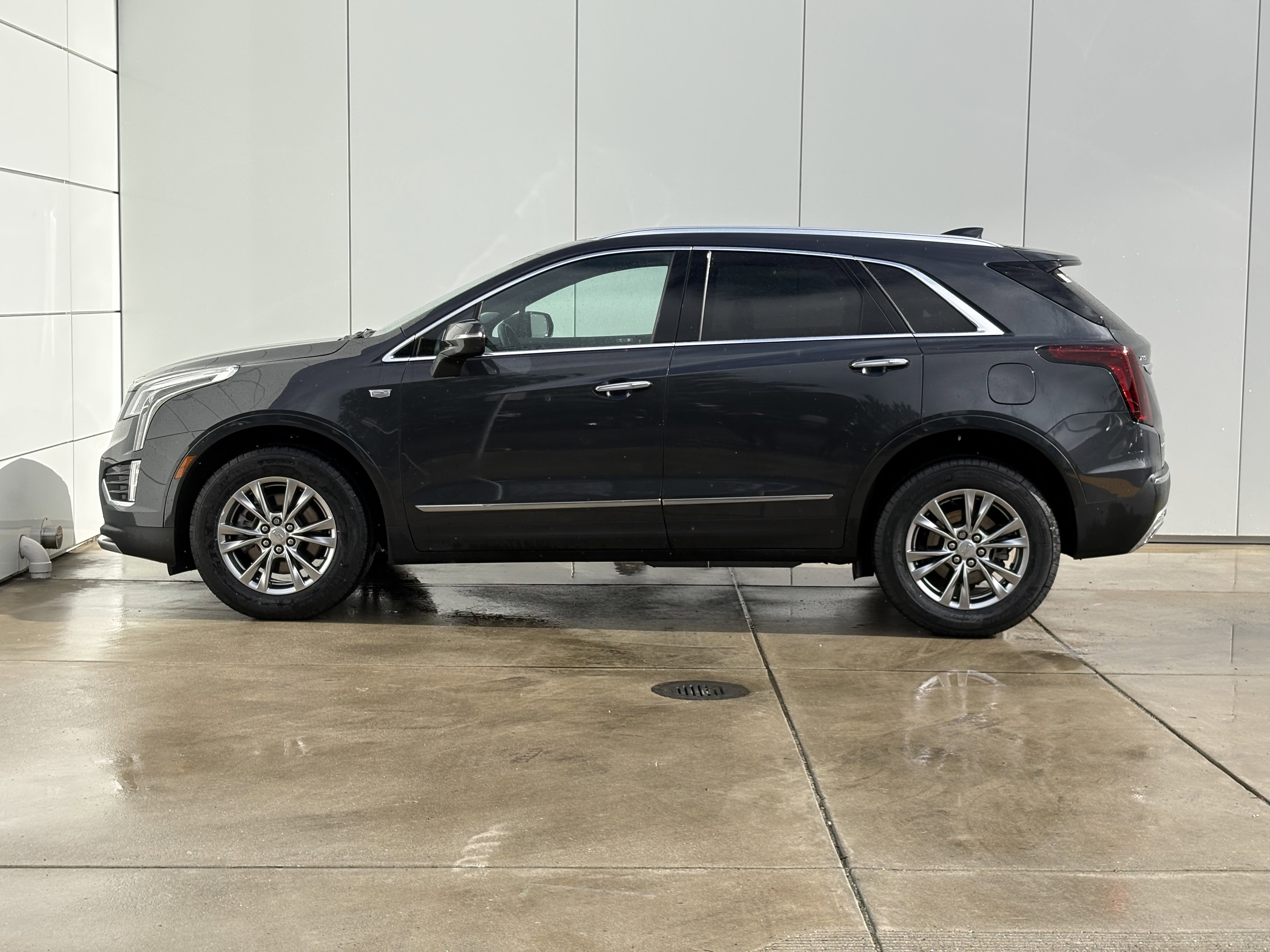 Certified 2023 Cadillac XT5 Premium Luxury image 4