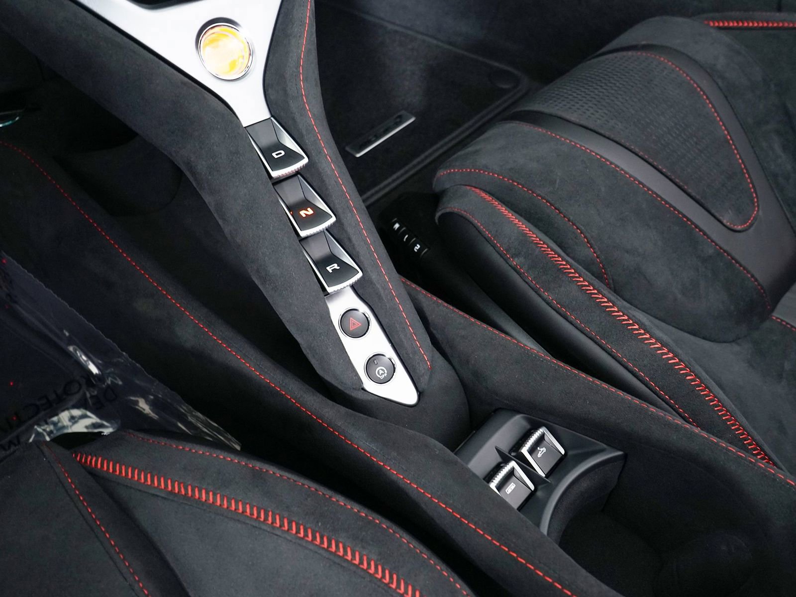 Used 2026 McLaren 750S Spider RWD image 24