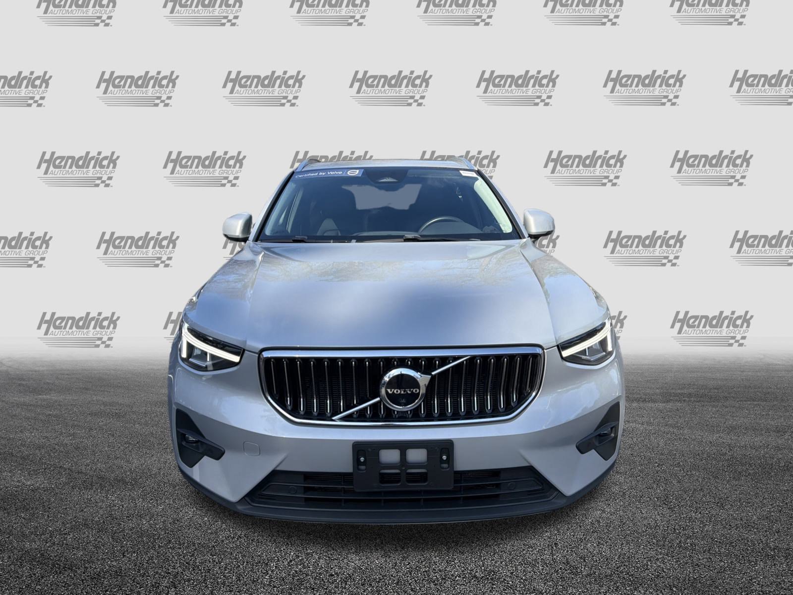 Certified 2023 Volvo XC40 B4 Plus w/ Driver Assist Package image 3