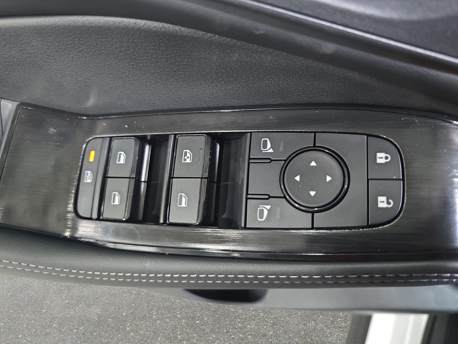 New 2026 Nissan Rogue SV w/ Cold Weather Package FWD image 27
