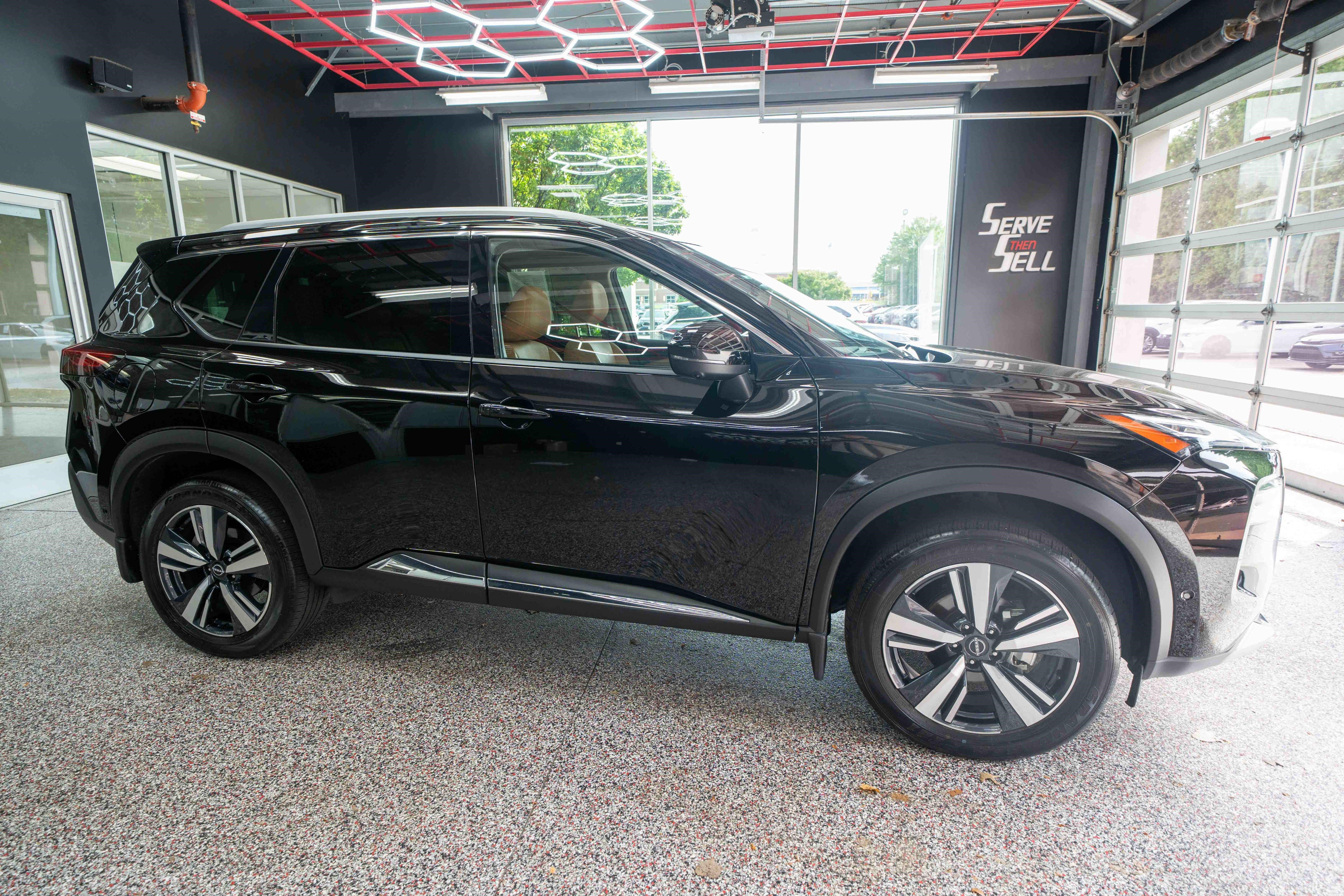 Used 2023 Nissan Rogue Platinum w/ Platinum Premium Package AWD/4WD image 5