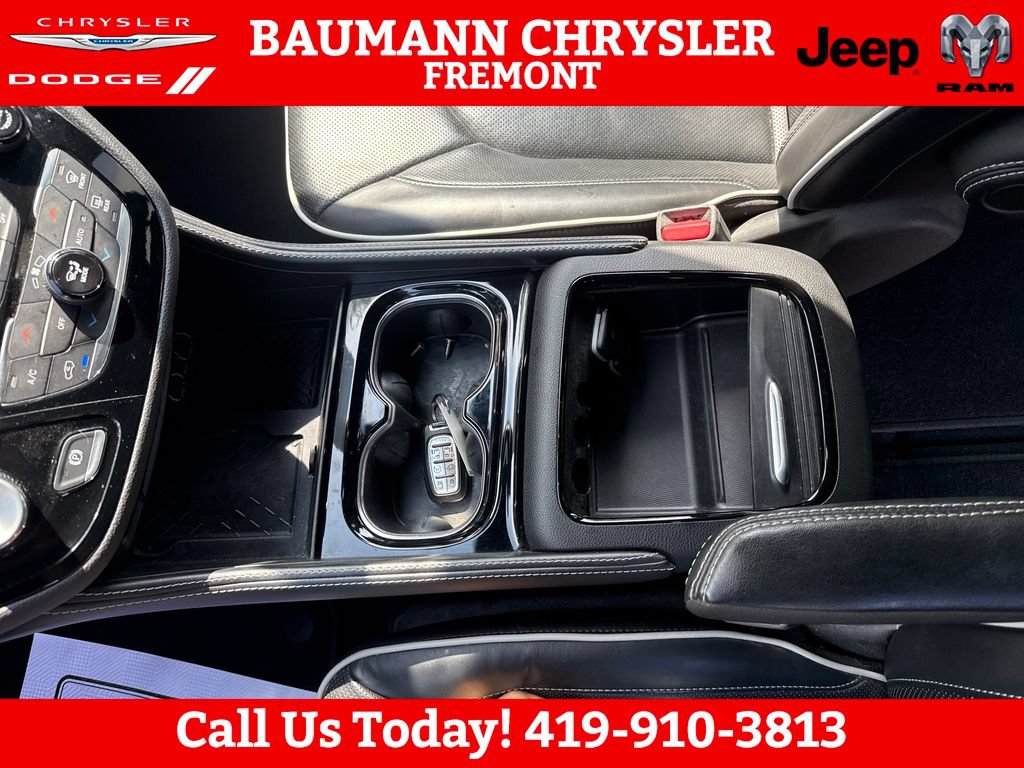 Used 2025 Chrysler Pacifica Limited FWD image 26