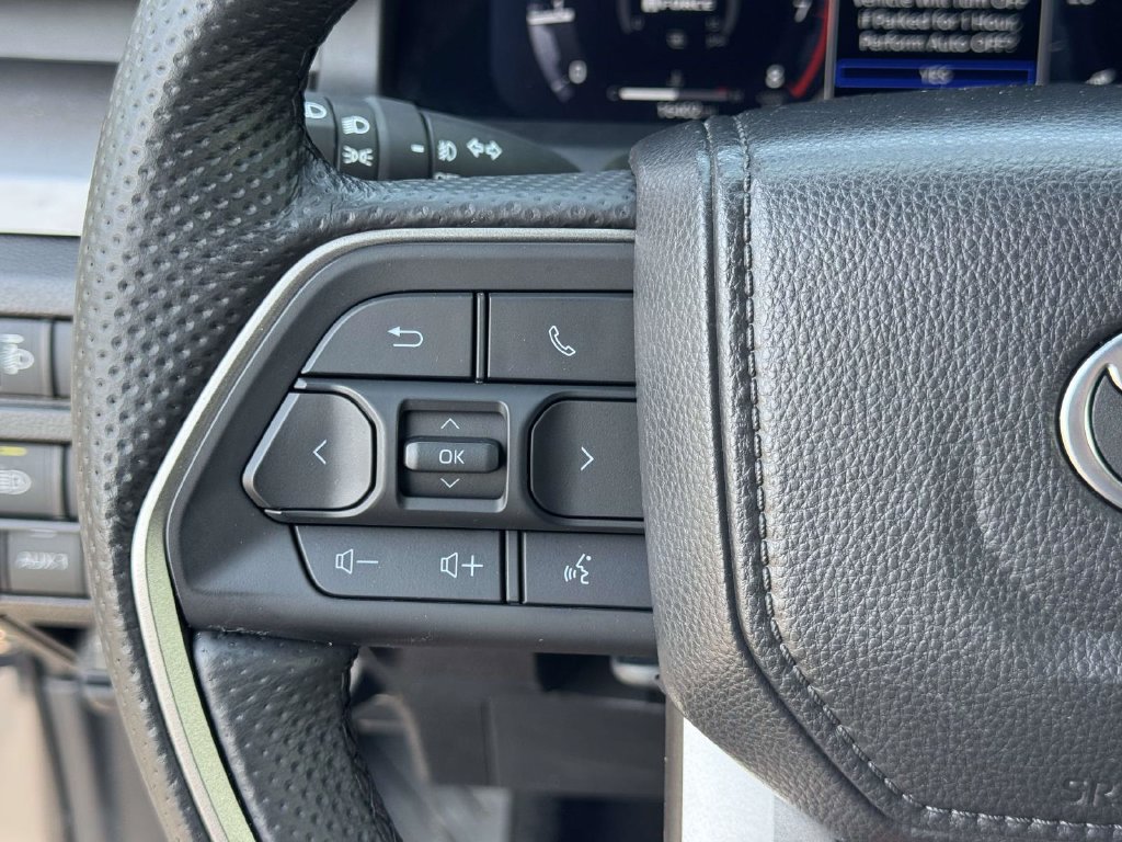 Used 2024 Toyota Tacoma TRD Off-Road w/ TRD Off Road Premium Package AWD/4WD image 12