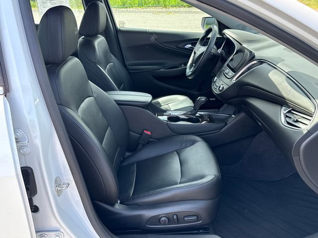 Used 2017 Chevrolet Malibu Premier w/ Premier Sun and Wheel Package FWD image 9