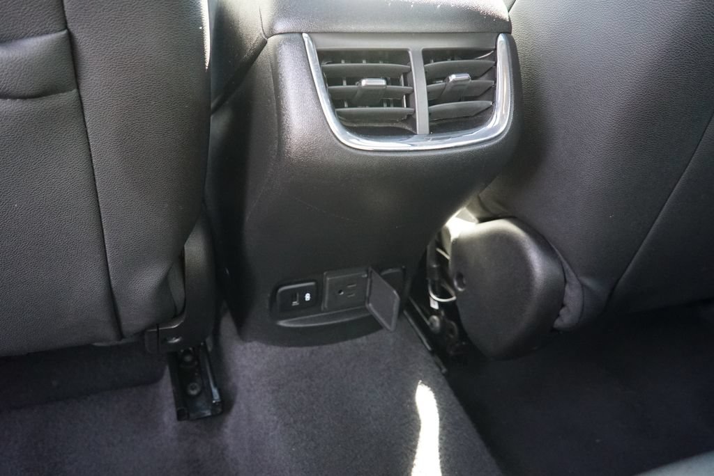 Used 2024 Chevrolet Malibu LT FWD image 12