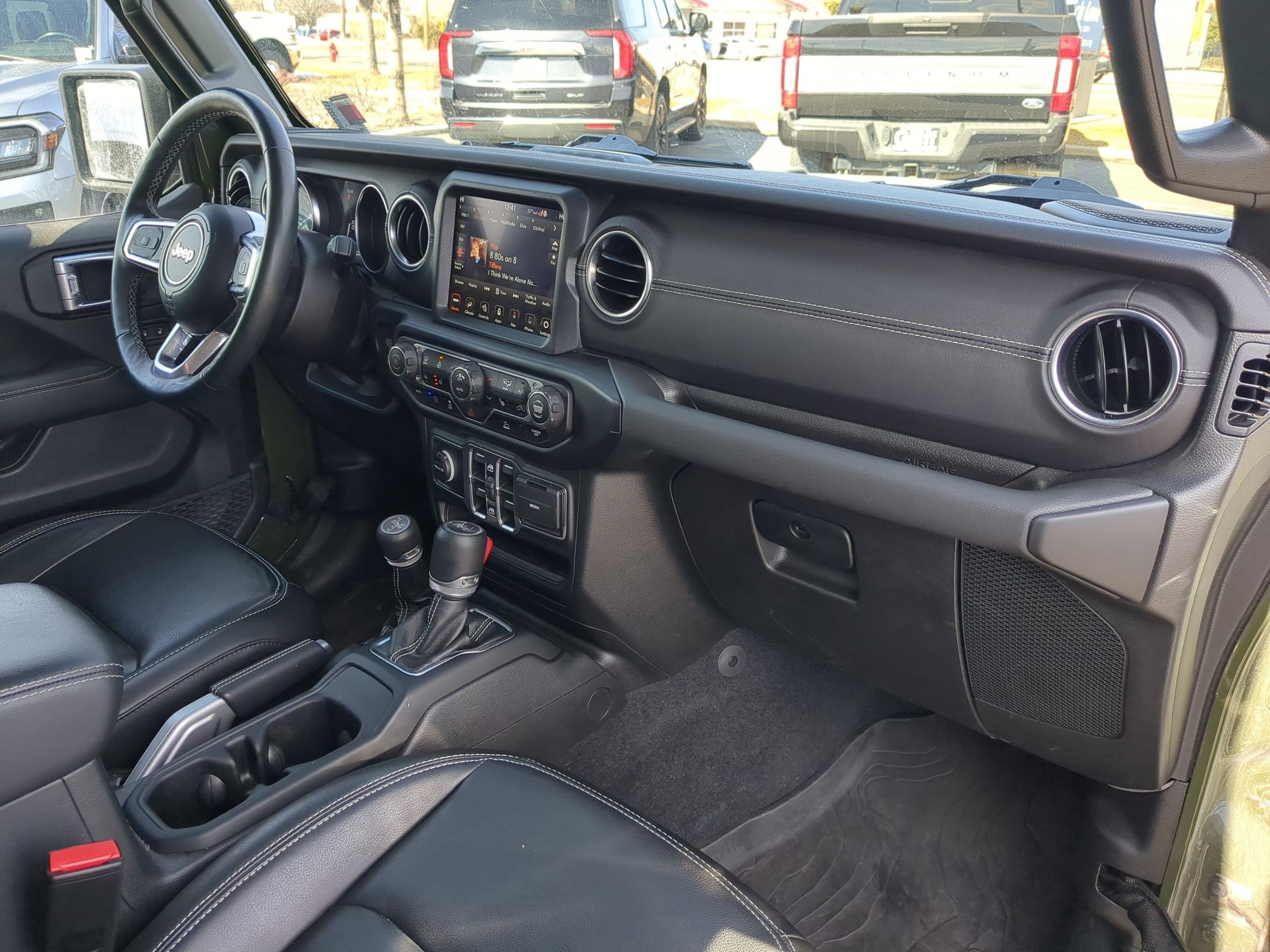 Used 2023 Jeep Wrangler Sahara w/ Cold Weather Group image 34