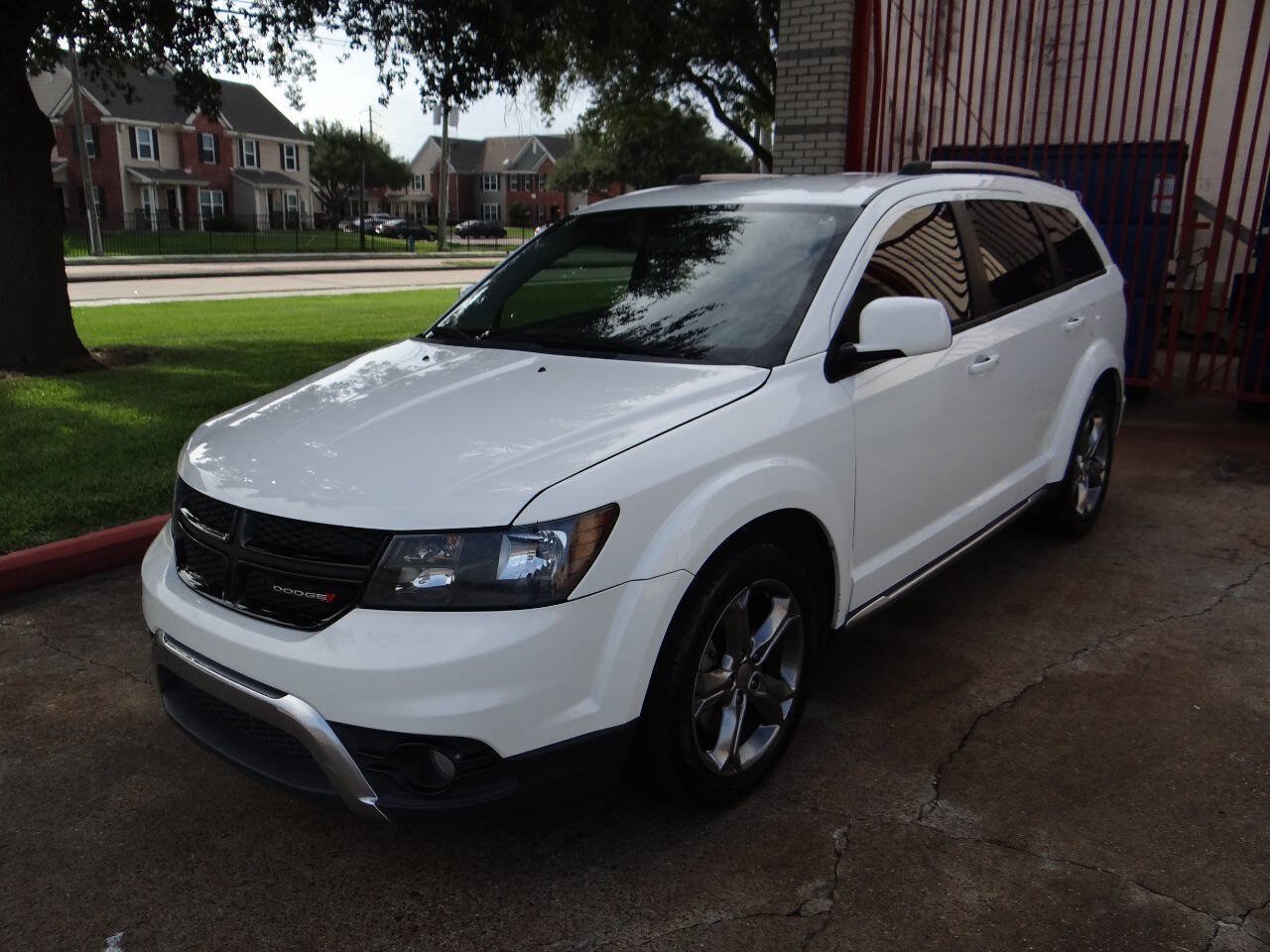 Used 2017 Dodge Journey Crossroad FWD image 9