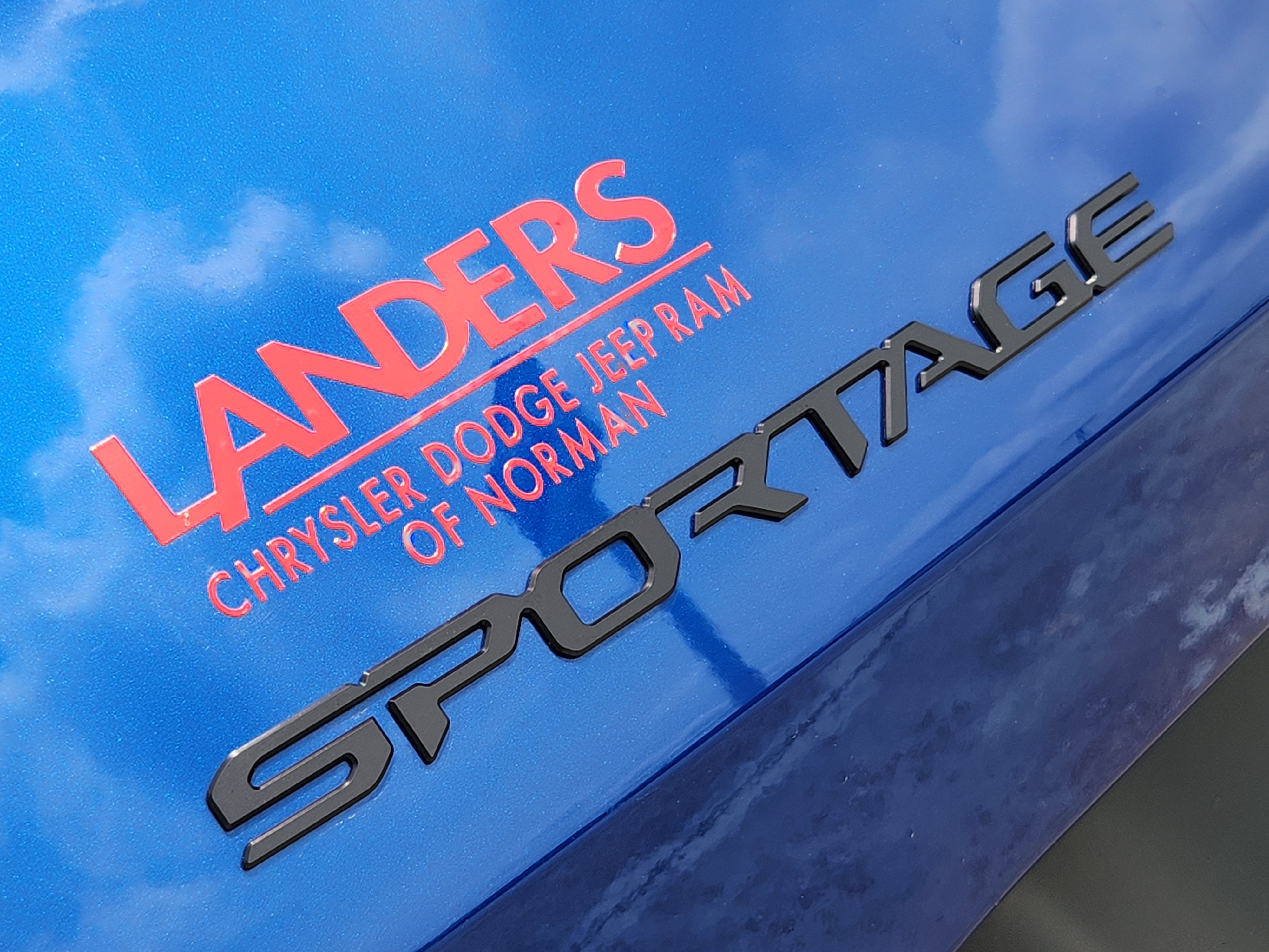 Used 2025 Kia Sportage X-Line w/ Premium Package AWD/4WD image 12