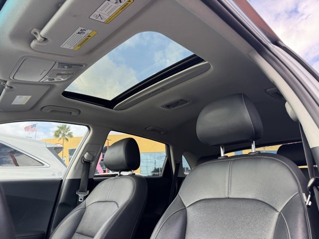 Certified 2022 Kia Niro Touring Special Edition image 13