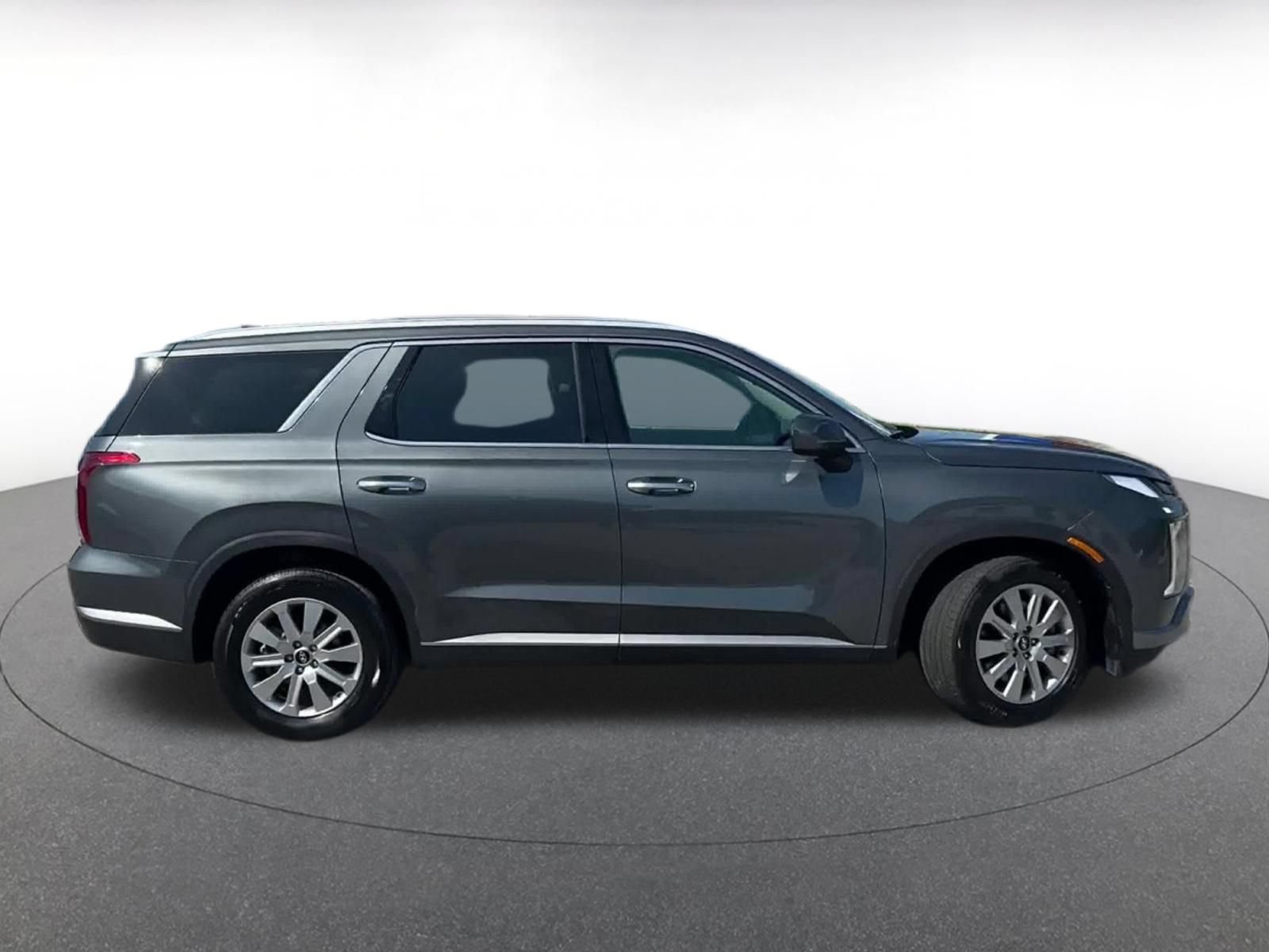 Used 2025 Hyundai Palisade SEL FWD image 16