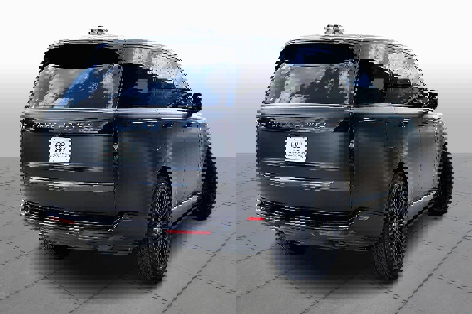 Used 2023 Land Rover Range Rover SE image 13