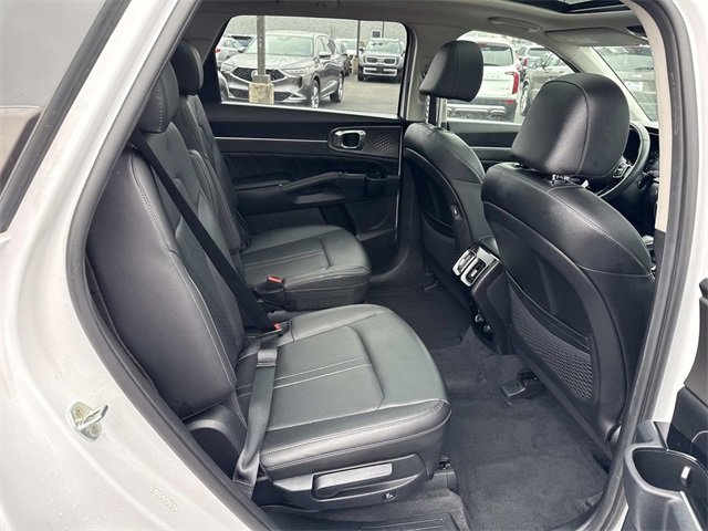 Used 2023 Kia Sorento SX image 11