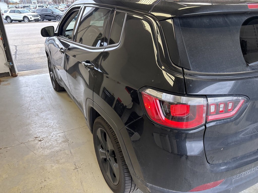 Used 2020 Jeep Compass Latitude image 3