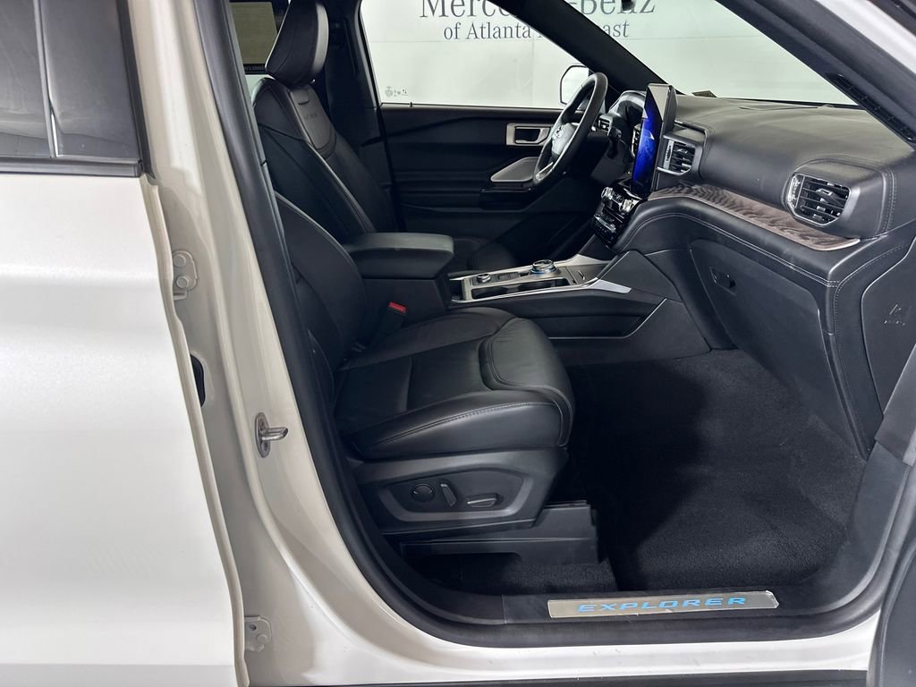 Used 2022 Ford Explorer Platinum w/ Equipment Group 601A AWD/4WD image 13