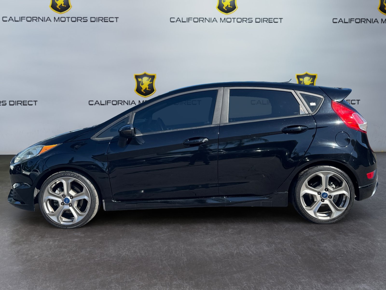 Used 2019 Ford Fiesta ST FWD image 2
