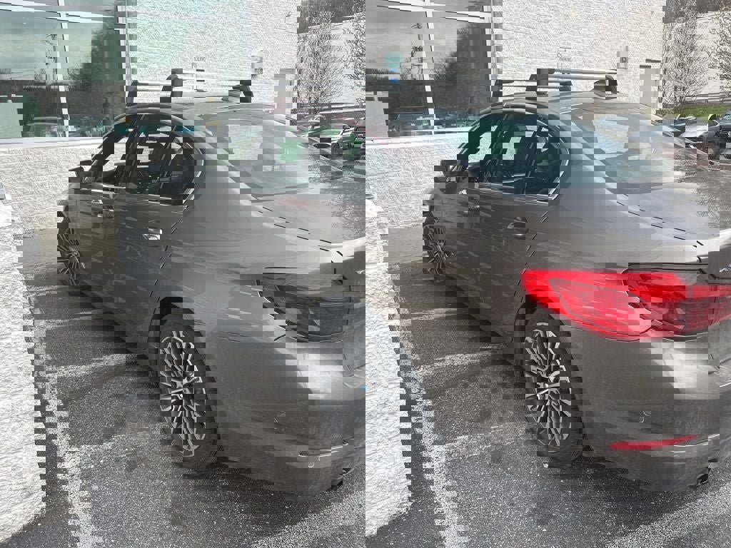 Used 2017 BMW 530i xDrive image 10