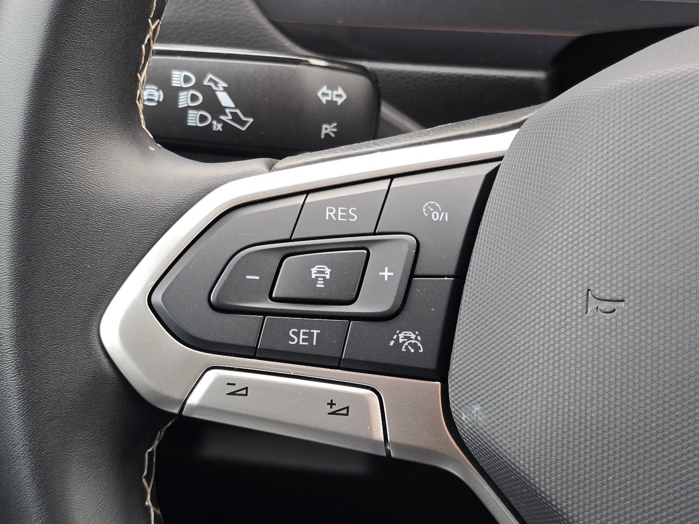 Used 2024 Volkswagen Tiguan S image 11