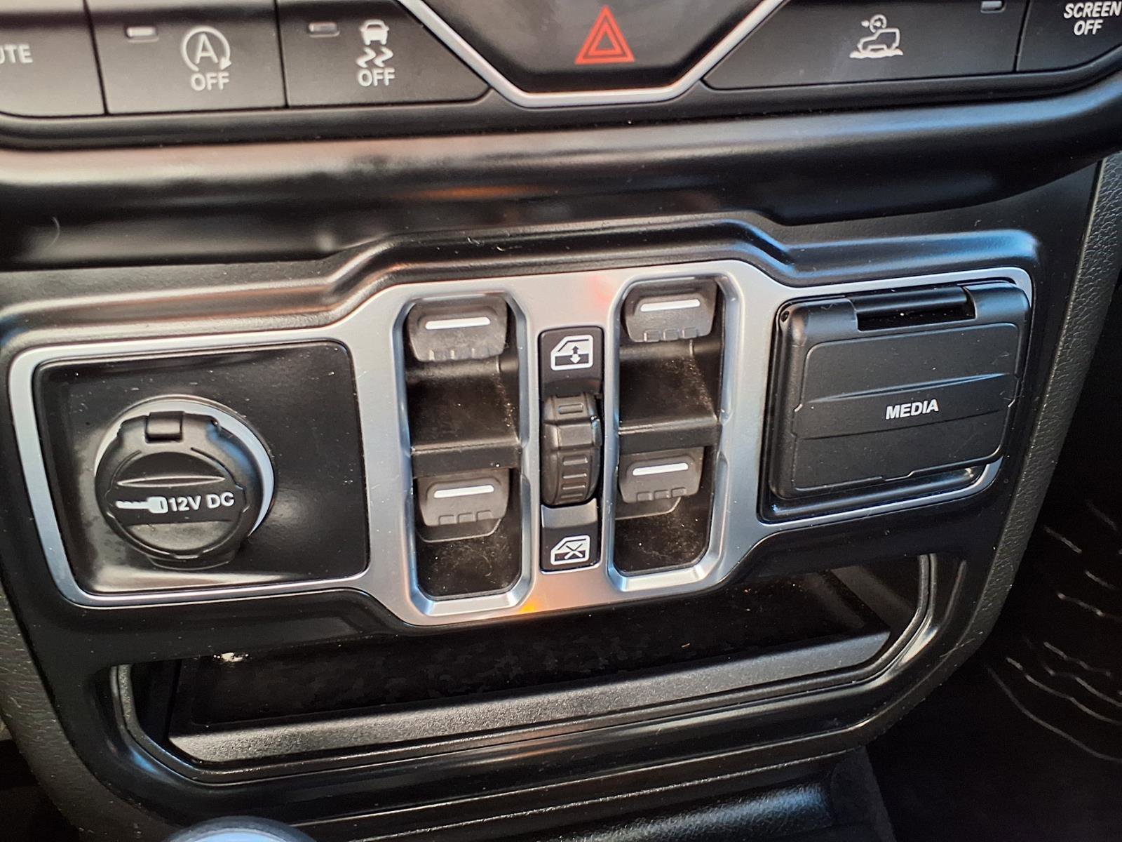 Used 2022 Jeep Wrangler Sport image 8