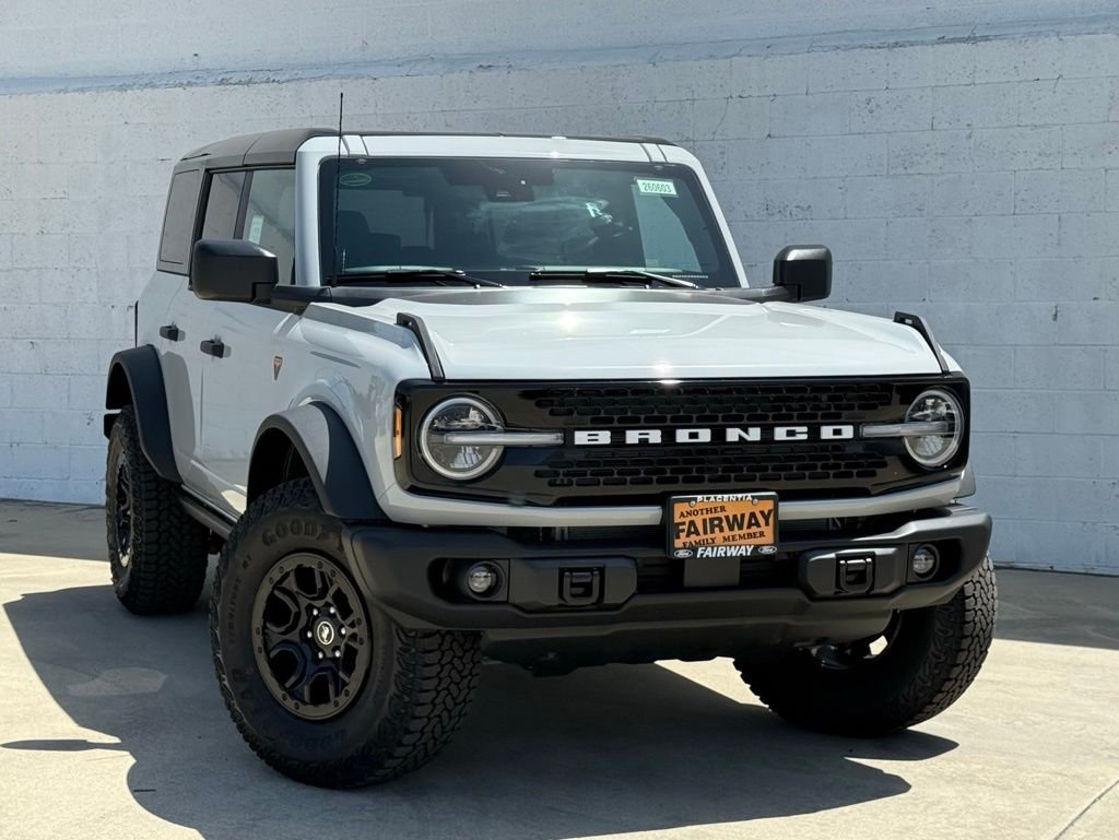 New 2026 Ford Bronco Badlands w/ Sasquatch Package AWD/4WD image 2