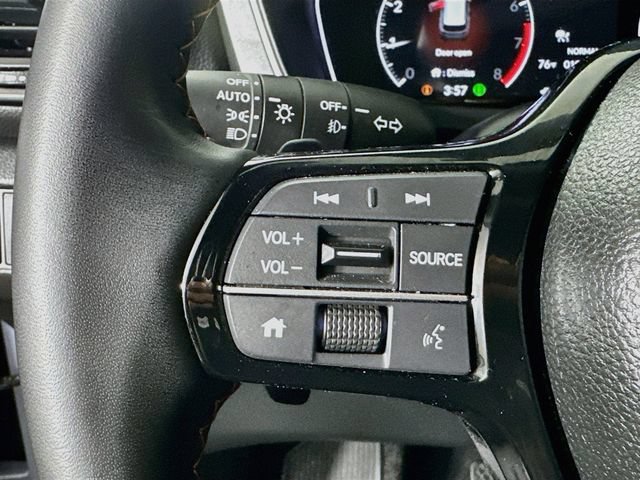 Certified 2025 Honda Pilot Sport image 10