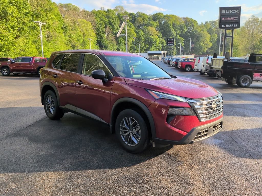 Used 2025 Nissan Rogue S AWD/4WD image 3