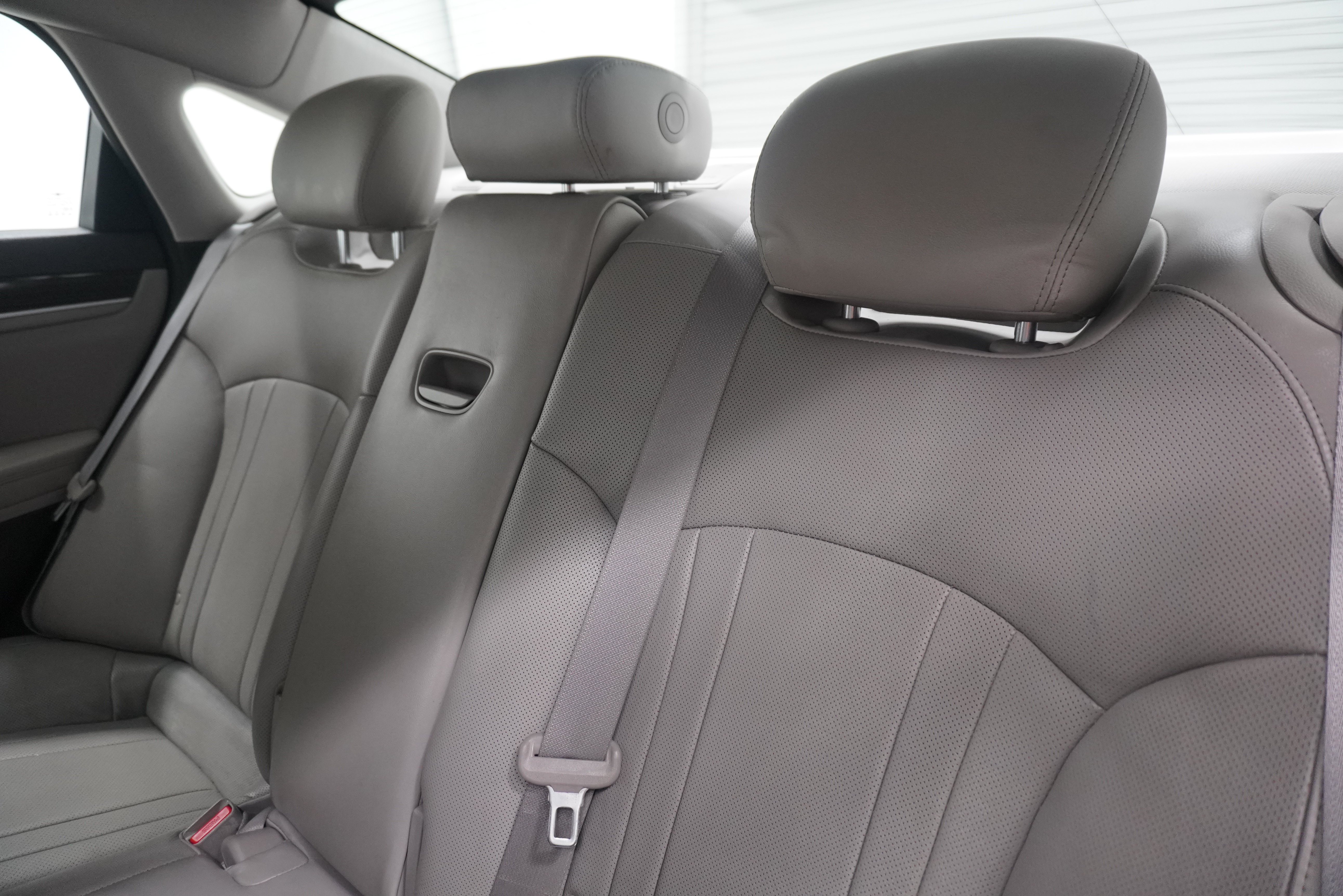 Used 2017 Genesis G80 3.8 RWD image 13