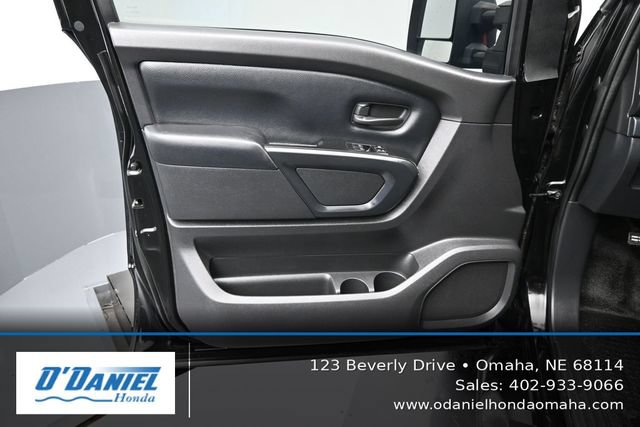 Used 2017 Nissan Titan S AWD/4WD image 23