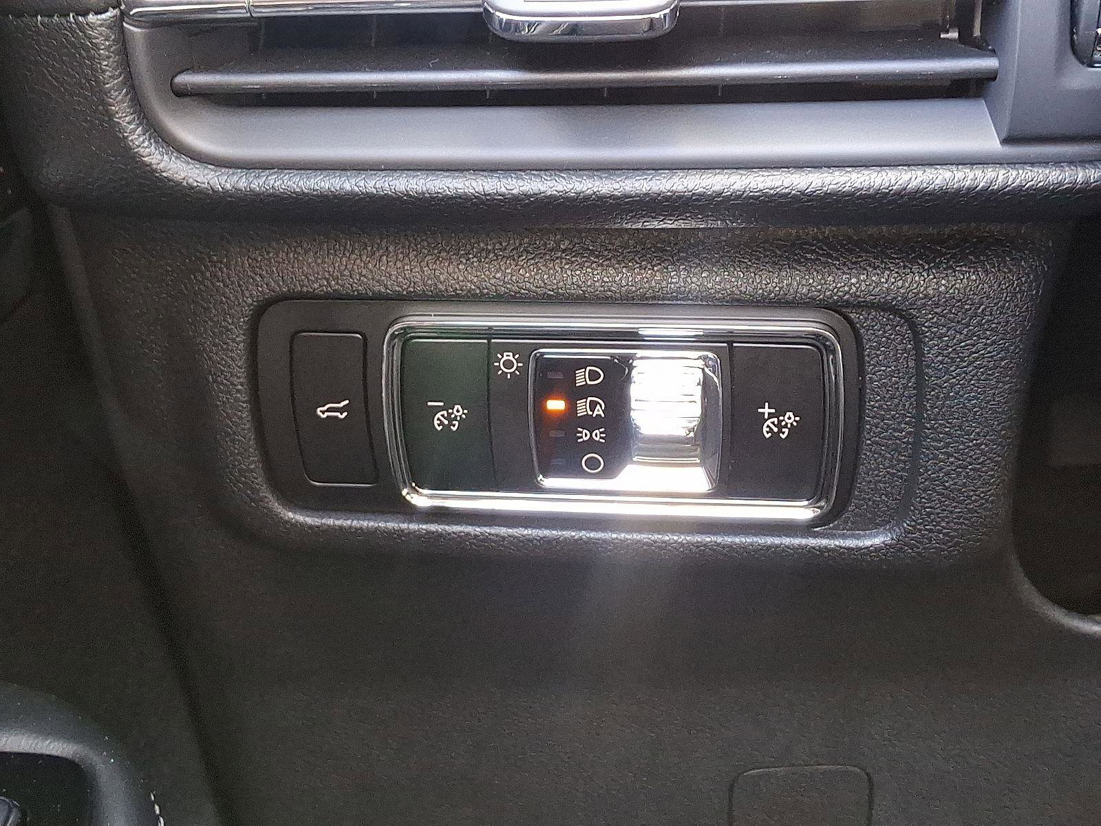 New 2026 Lincoln Corsair Premiere image 11