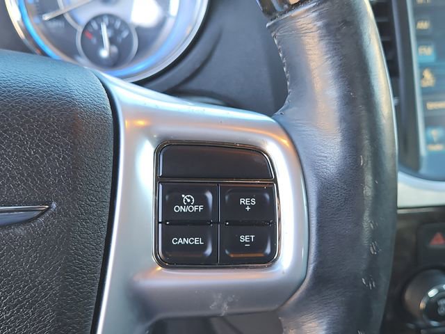 Used 2013 Chrysler 300 C image 21