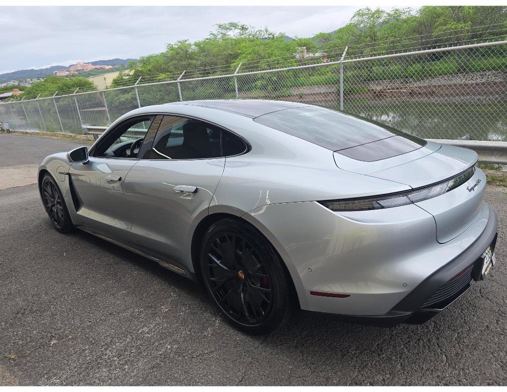 Used 2022 Porsche Taycan GTS AWD/4WD image 4