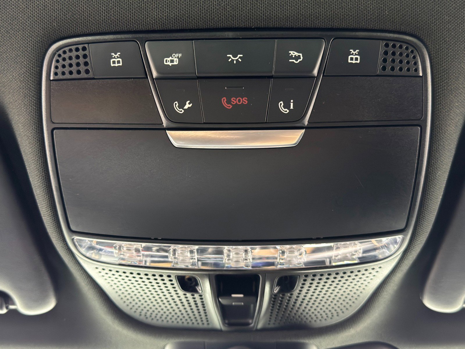 Used 2018 Mercedes-Benz C 300 Sedan image 34