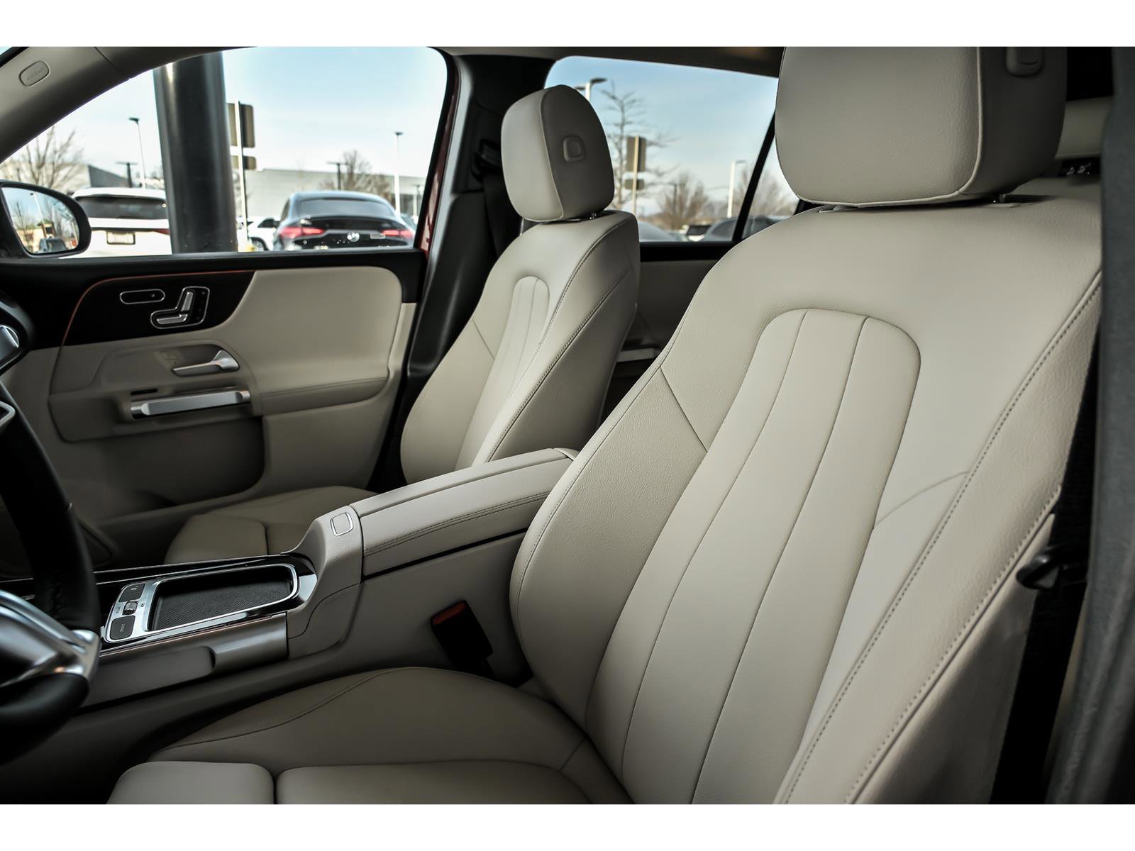 New 2026 Mercedes-Benz GLB 250 4MATIC image 7