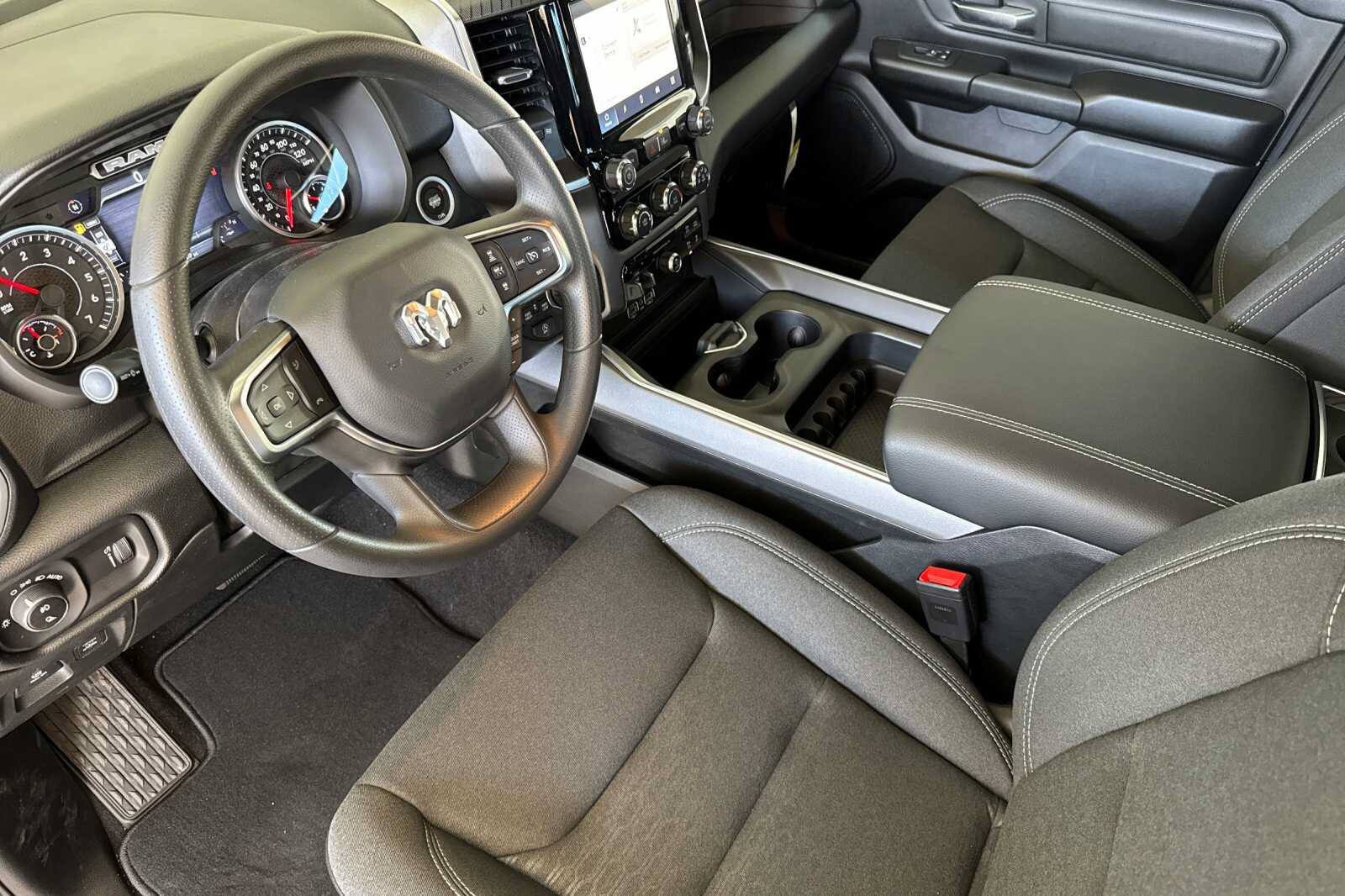 New 2026 RAM 1500 Express AWD/4WD image 7