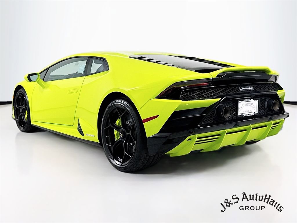 Used 2020 Lamborghini Huracan EVO image 5