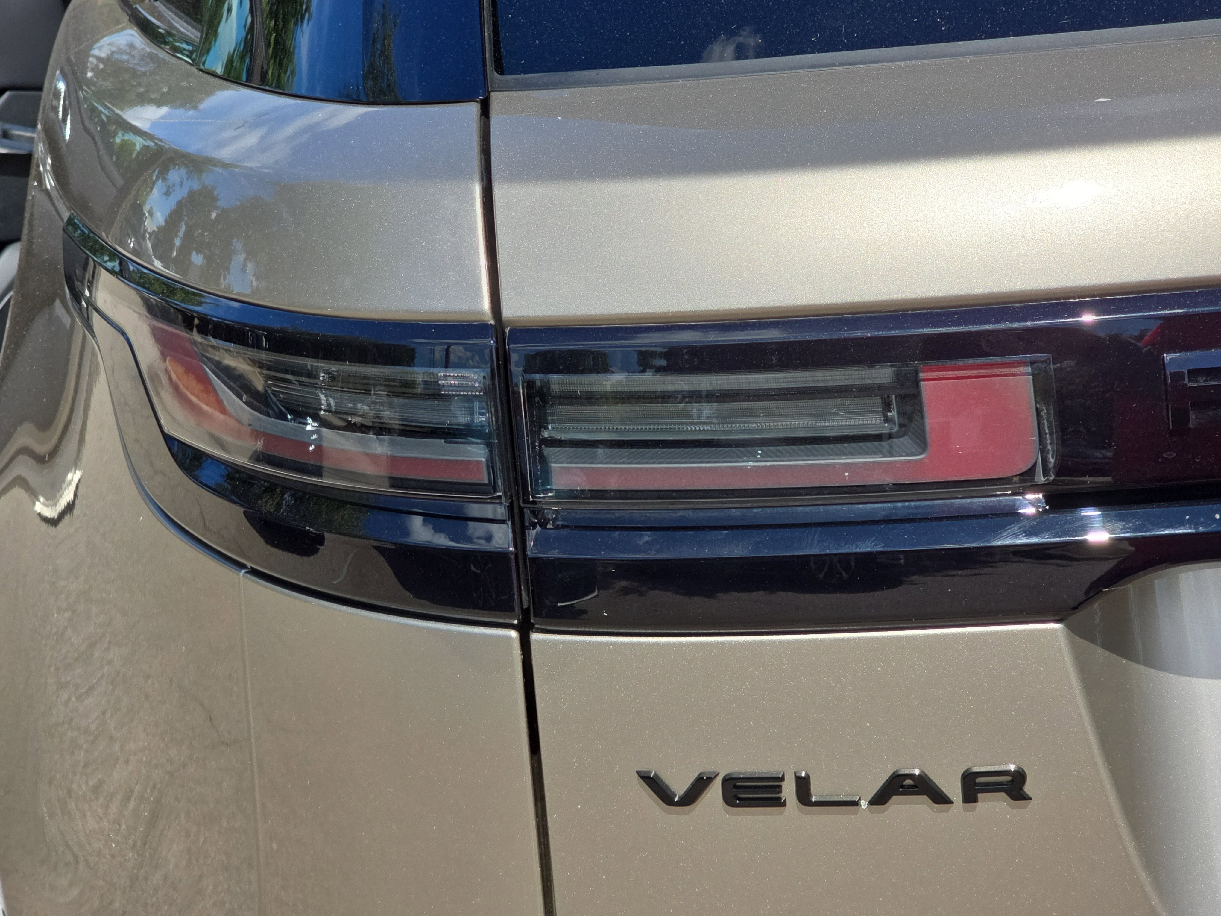 New 2026 Land Rover Range Rover Velar Dynamic SE image 35
