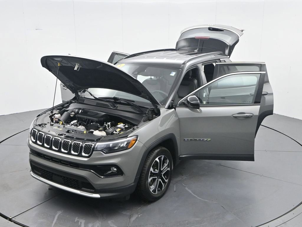 Used 2024 Jeep Compass Limited AWD/4WD image 40