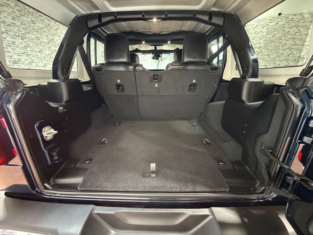 Used 2025 Jeep Wrangler Rubicon w/ Safety Group image 12