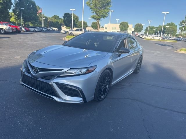 Used 2022 Toyota Camry XSE FWD image 9