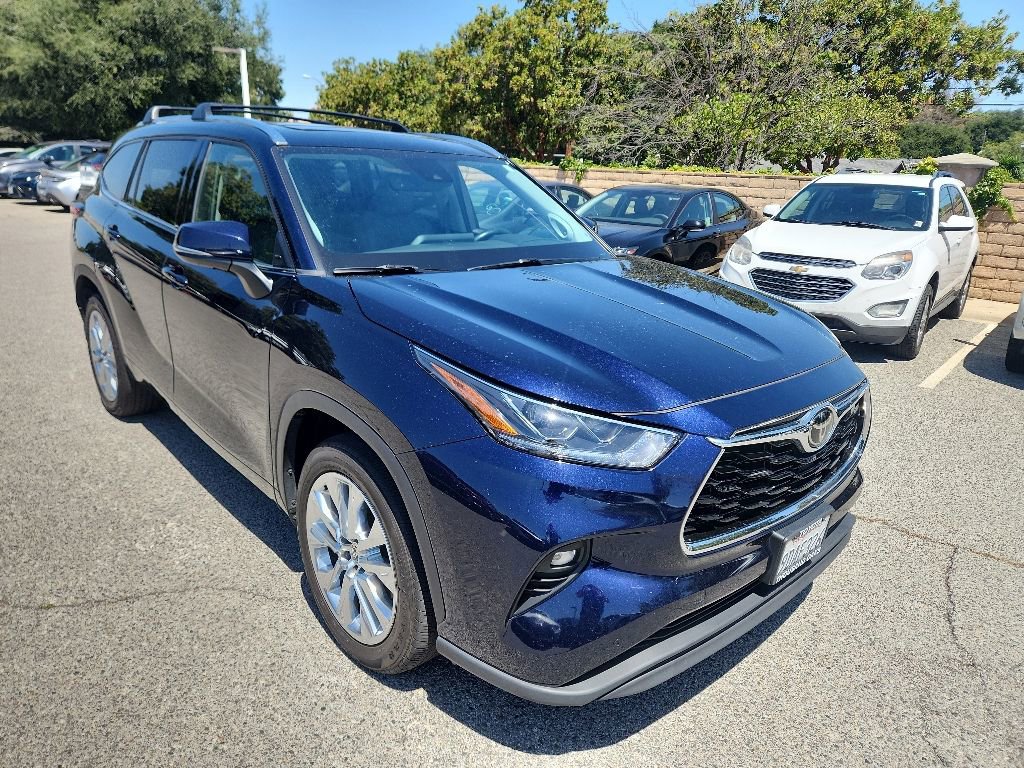 Used 2022 Toyota Highlander Limited FWD image 7