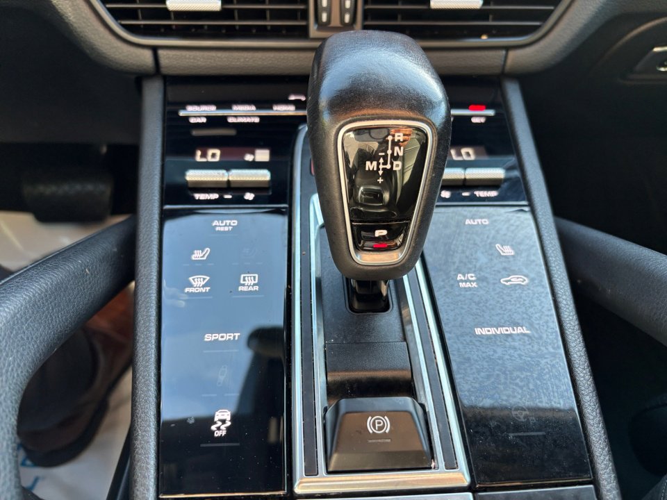 Used 2020 Porsche Cayenne image 20