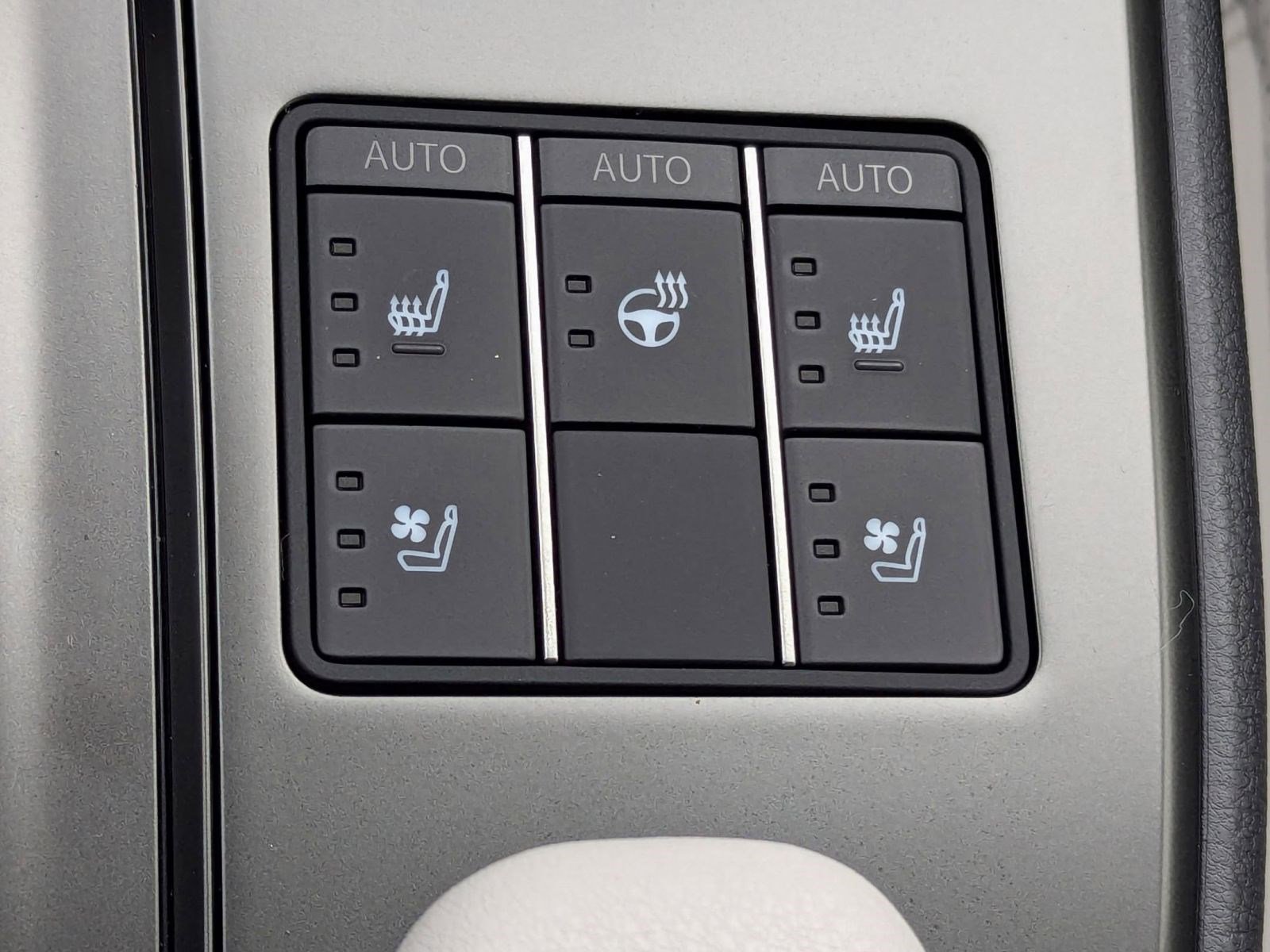 New 2025 Lexus UX 300h AWD image 30