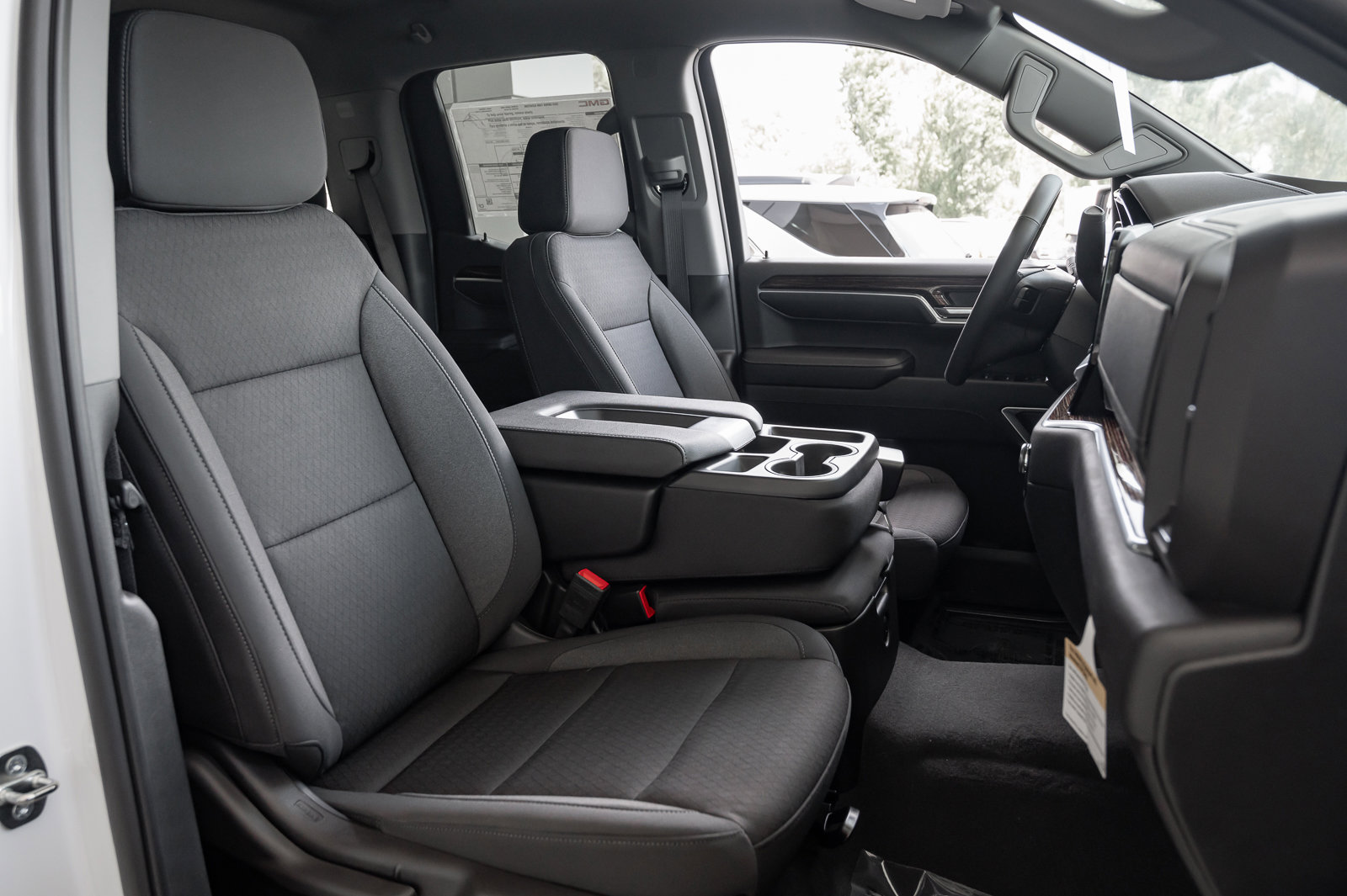 Used 2024 GMC Sierra 1500 Elevation image 28