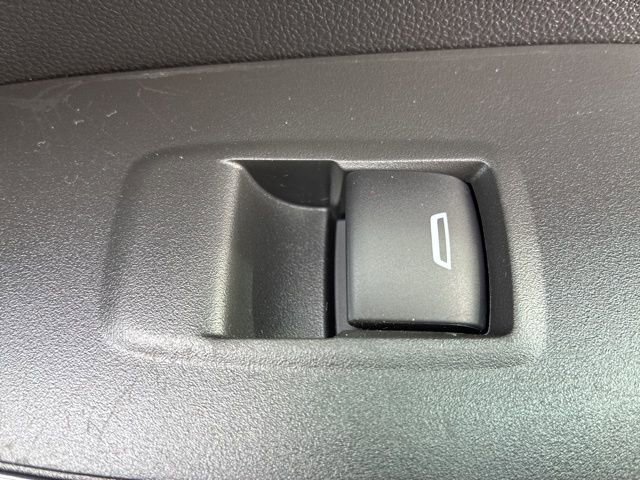 Used 2025 Chevrolet Trax LS w/ LS Convenience Package image 23