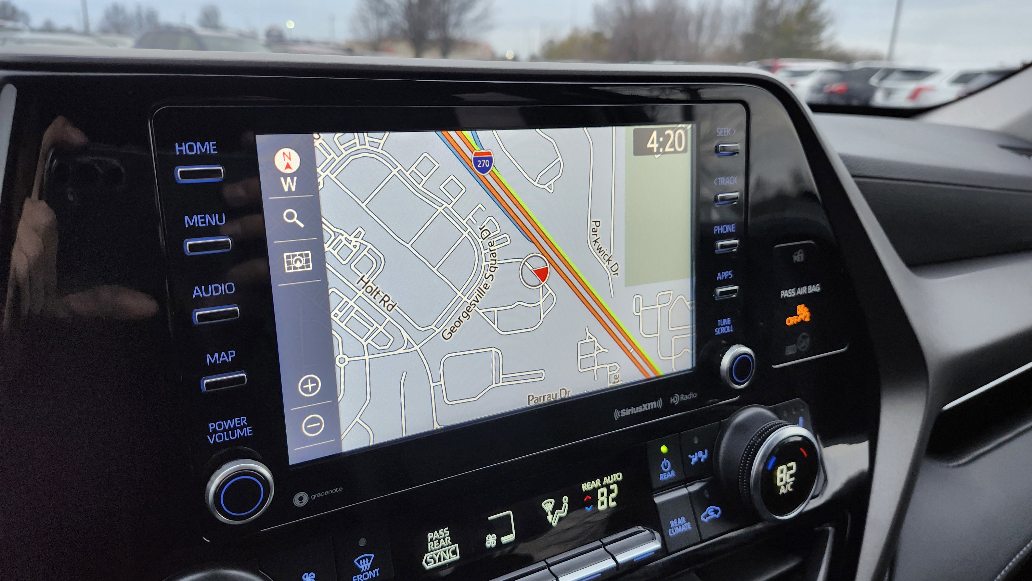 Used 2022 Toyota Highlander XLE image 4