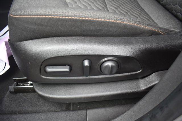 Used 2019 Chevrolet Equinox LT image 14