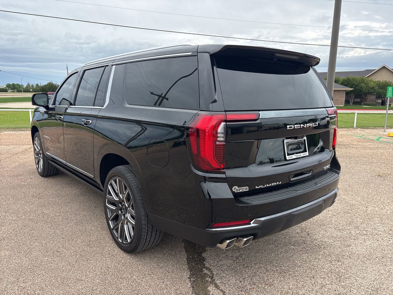 New 2026 GMC Yukon XL Denali Ultimate AWD/4WD image 4