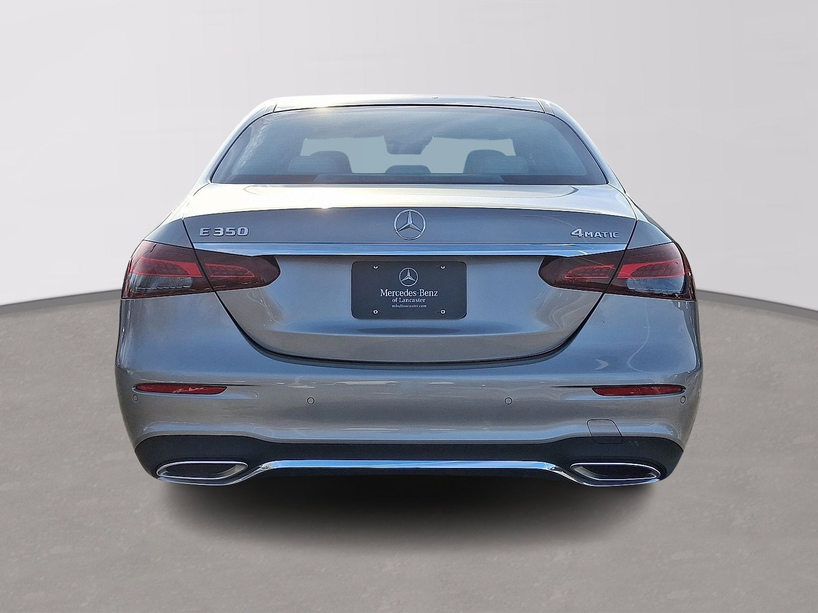 Used 2023 Mercedes-Benz E 350 4MATIC Sedan image 5