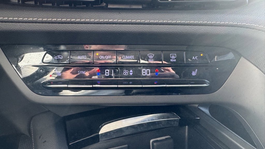 Used 2023 Buick Envision Essence image 27